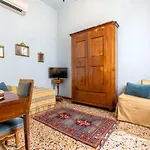 Palazzo Schiavoni Residenza D'epoca & Suite-apartments 4*