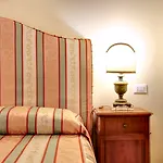 Palazzo Schiavoni Residenza D'epoca & Suite-apartments Pensión 4*