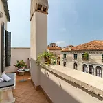 Palazzo Schiavoni Residenza D'epoca & Suite-apartments Pensión