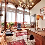 Palazzo Schiavoni Residenza D'epoca & Suite-apartments 4*