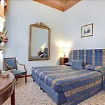 Palazzo Schiavoni Residenza D'epoca & Suite-apartments Pensión