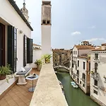 Palazzo Schiavoni Residenza D'epoca & Suite-apartments 4* Venecia