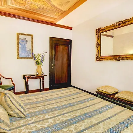 Palazzo Schiavoni Residenza D'epoca & Suite-apartments Pensión