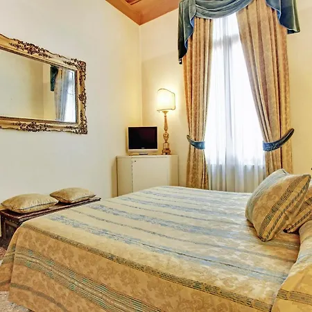 Palazzo Schiavoni Residenza D'epoca & Suite-apartments Pensión