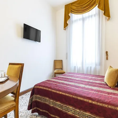 Palazzo Schiavoni Residenza D'epoca & Suite-apartments Guest house Venice