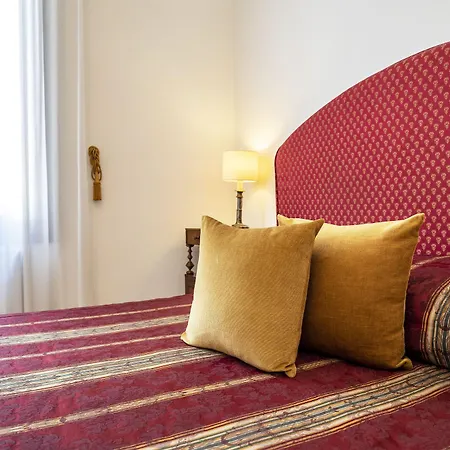 Palazzo Schiavoni Residenza D'epoca & Suite-apartments Guest house Venice