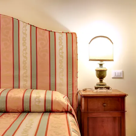 Palazzo Schiavoni Residenza D'epoca & Suite-apartments Pensión 4*