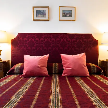 Palazzo Schiavoni Residenza D'epoca & Suite-apartments 3*
