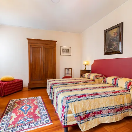 Palazzo Schiavoni Residenza D'epoca & Suite-apartments Guest house 3*