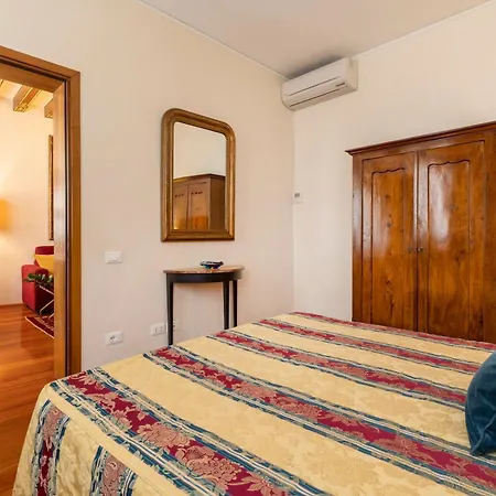 Palazzo Schiavoni Residenza D'epoca & Suite-apartments Guest house Venice
