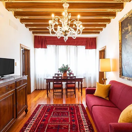 Palazzo Schiavoni Residenza D'epoca & Suite-apartments 3*