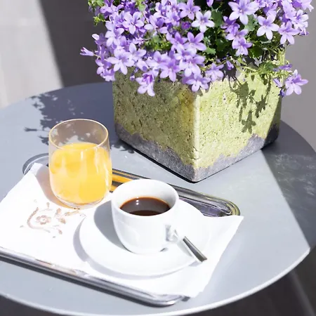 Guest house Palazzo Schiavoni Residenza D'epoca & Suite-apartments 3*