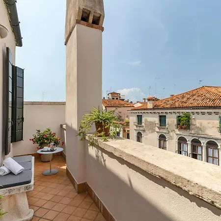 Palazzo Schiavoni Residenza D'epoca & Suite-apartments Pensión