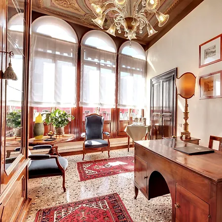 Palazzo Schiavoni Residenza D'epoca & Suite-apartments 4*