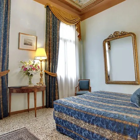 Pensión Palazzo Schiavoni Residenza D'epoca & Suite-apartments 4*