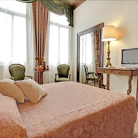 Palazzo Schiavoni Residenza D'epoca & Suite-apartments Pensión