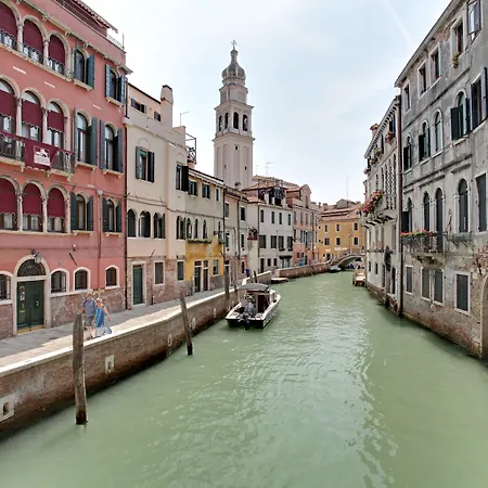 Palazzo Schiavoni Residenza D'epoca & Suite-apartments Pensión