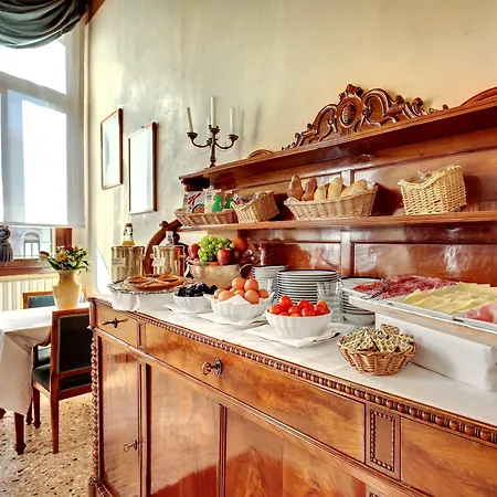 Pensión Palazzo Schiavoni Residenza D'epoca & Suite-apartments 4*