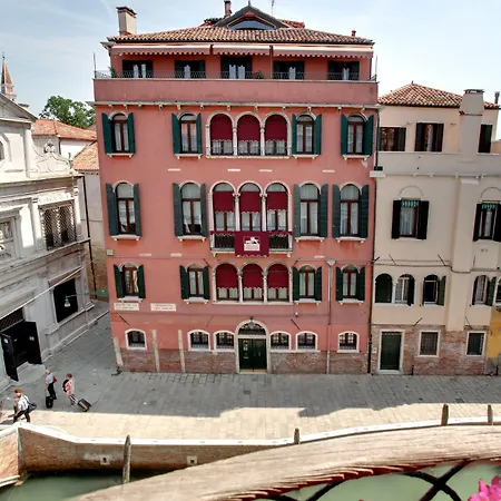 Palazzo Schiavoni Residenza D'epoca & Suite-apartments