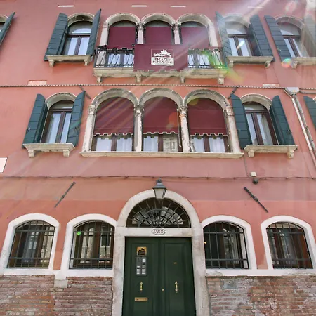 Pensión Palazzo Schiavoni Residenza D'epoca & Suite-apartments 4*