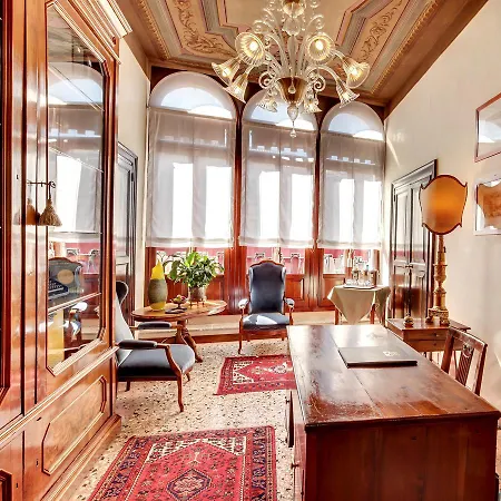 Palazzo Schiavoni Residenza D'epoca & Suite-apartments 3* Venice