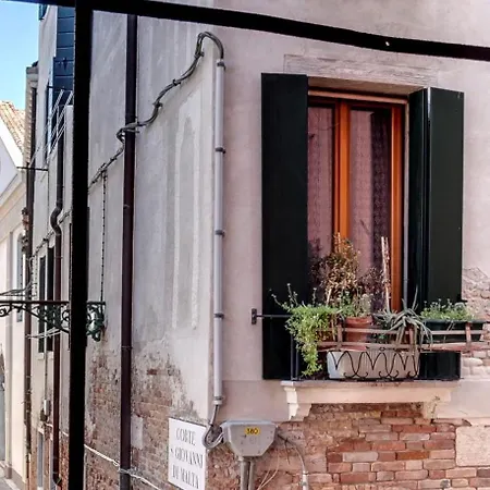 Palazzo Schiavoni Residenza D'epoca Affittacamere 3*